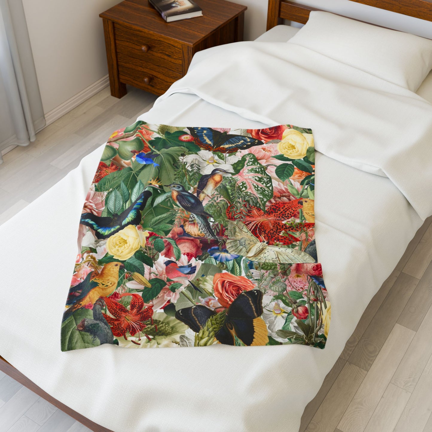 Velveteen Plush Blanket. - Tropical Garden